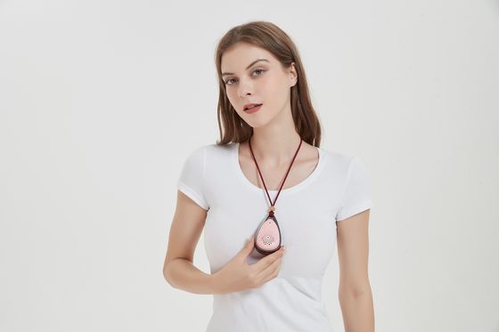 850mAh ABS वायु आयनक मशीन पहनने योग्य वायु शोधक पराग कीटाणुओं को मारता है