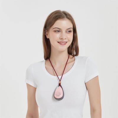 कम शोर पहनने योग्य वायु शोधक 20dB एक शोर स्तर 850 MAh बैटरी क्षमता