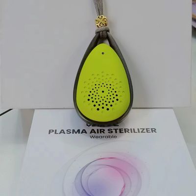 टाइप सी पोर्टेबल हेपा एयर प्यूरीफायर 5V 1A यात्रा आकार का छोटा एयर प्यूरीफायर 20dB शोर में कमी