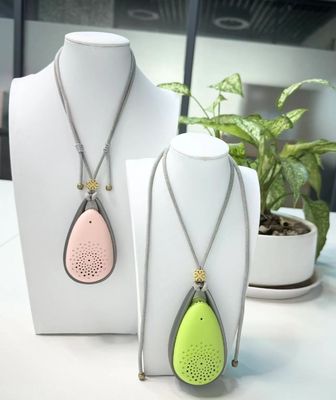 21 घंटे तक चलने वाला हल्का 74 ग्राम पहनने योग्य वायु शोधक