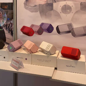 कस्टम स्वीकृत कार एयर प्यूरीफायर जिसमें 100mA करंट, 0.29kg शुद्ध वजन और 4000 घंटे का मोटर जीवन है